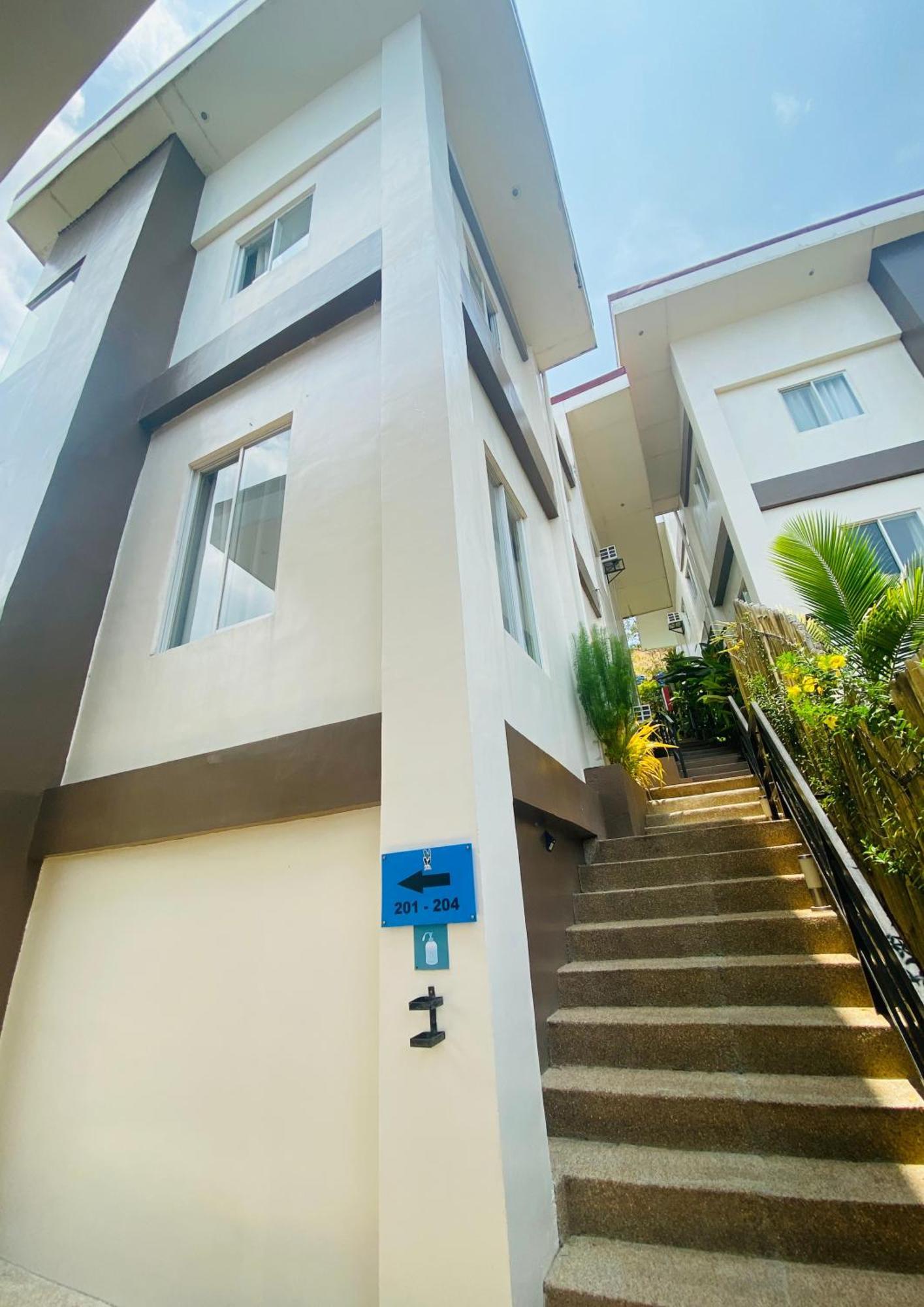 Vela Terraces Hotel Coron Bagian luar foto