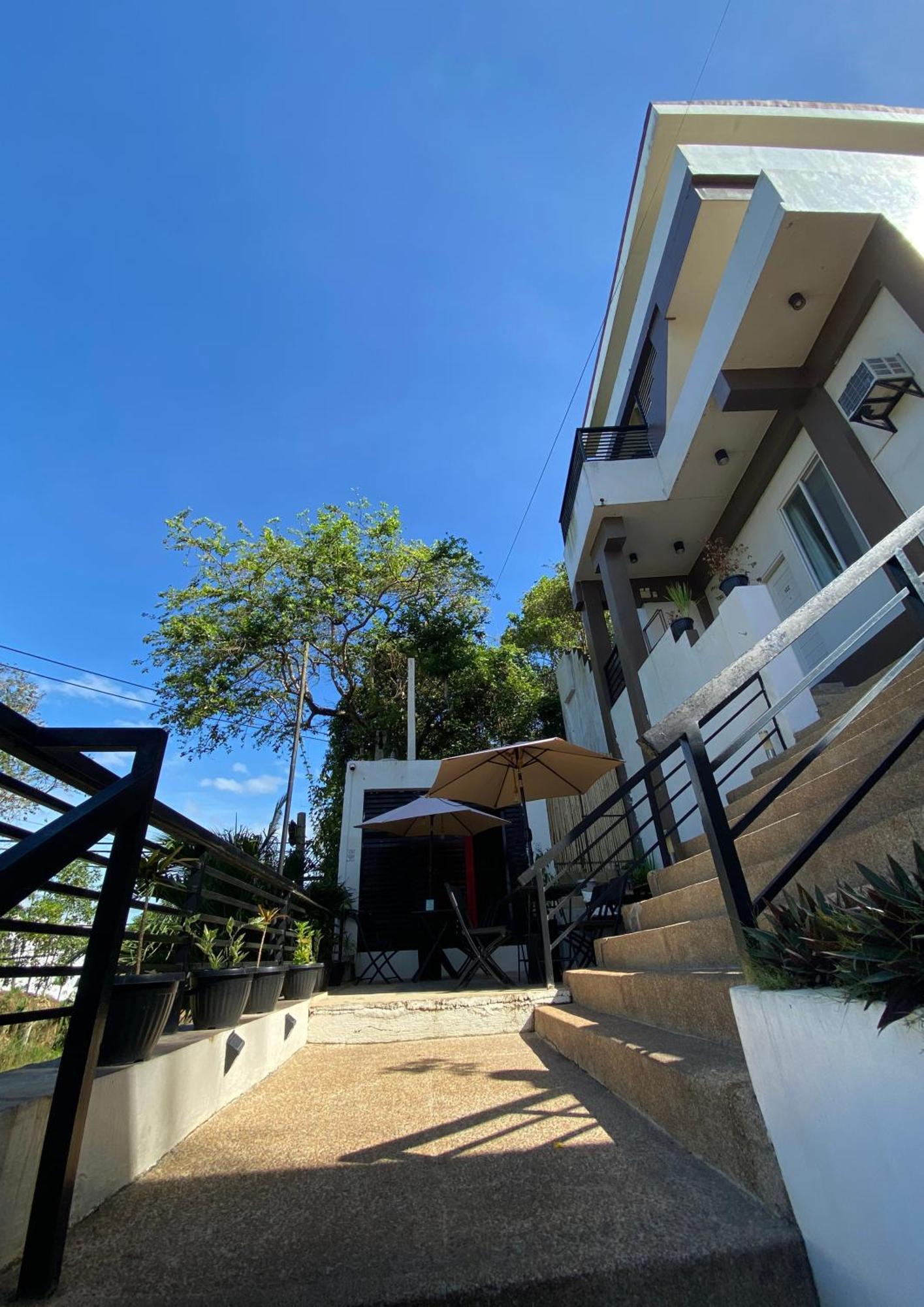 Vela Terraces Hotel Coron Bagian luar foto