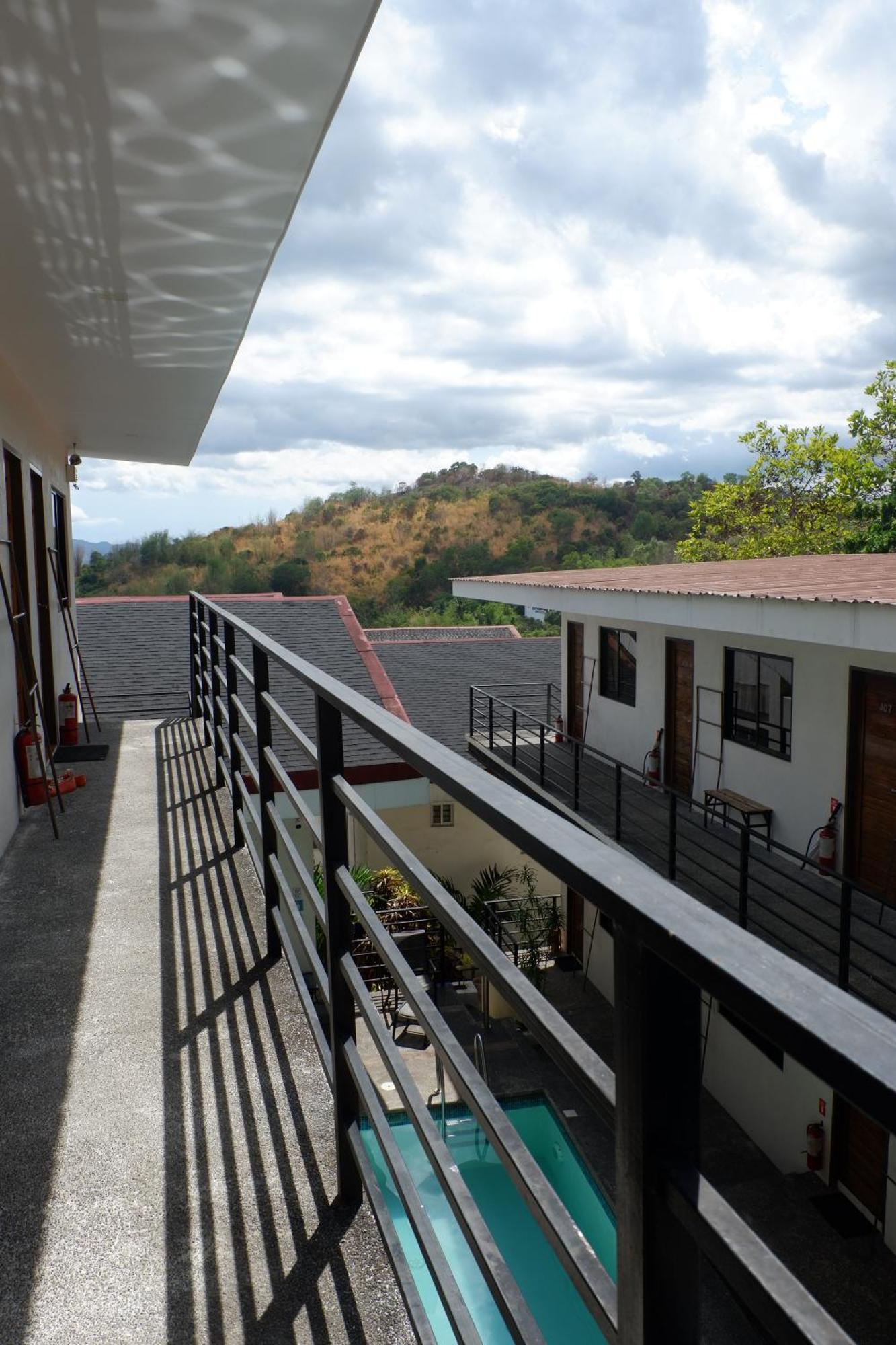 Vela Terraces Hotel Coron Bagian luar foto