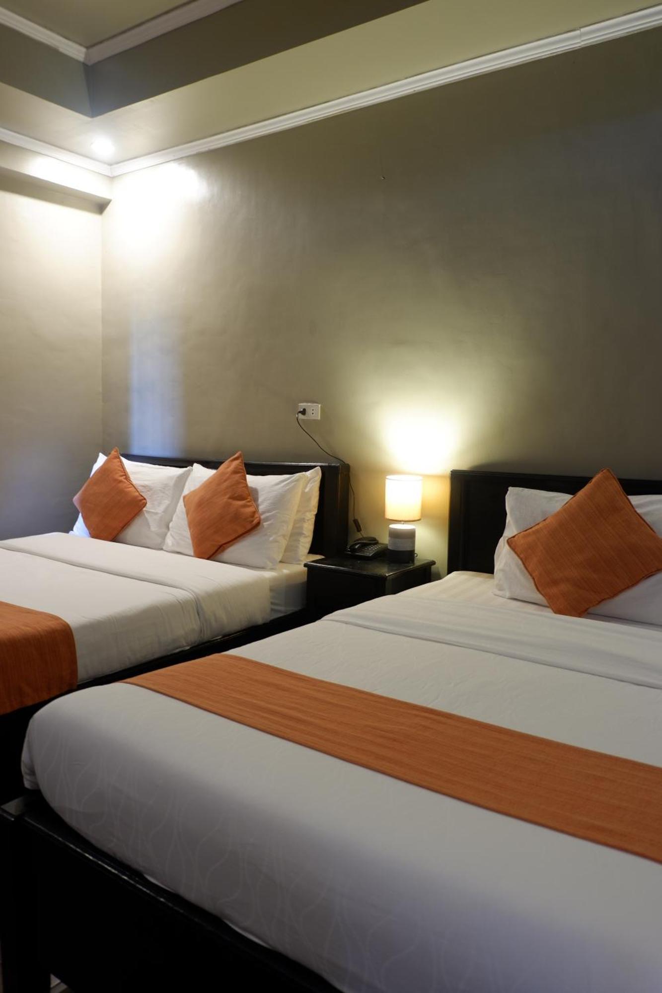 Vela Terraces Hotel Coron Bagian luar foto